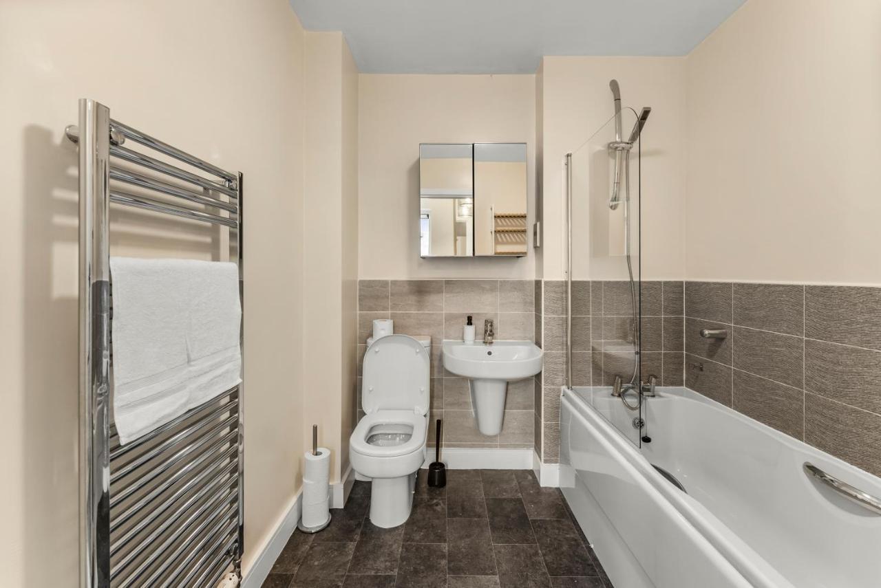 Sleek And Stylish 2 Bed With Garden And Parking Lejlighed Sheffield Eksteriør billede
